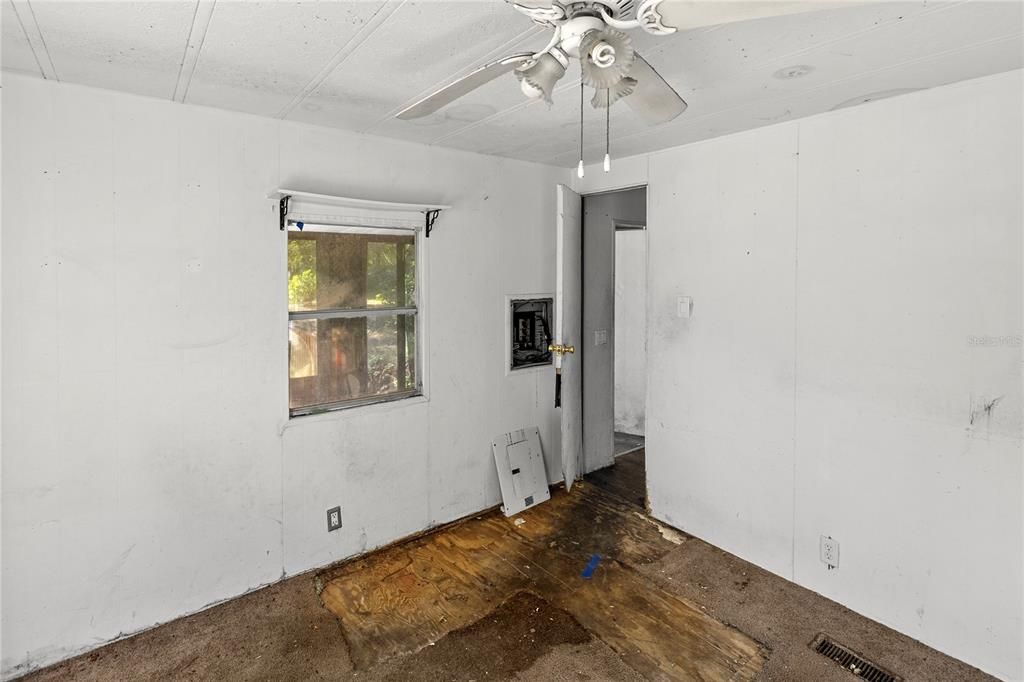 待售: $299,900 (2 贝兹, 2 浴室, 644 平方英尺)