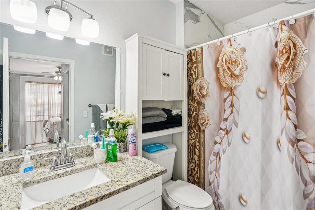 For Sale: $170,000 (2 beds, 2 baths, 983 Square Feet)