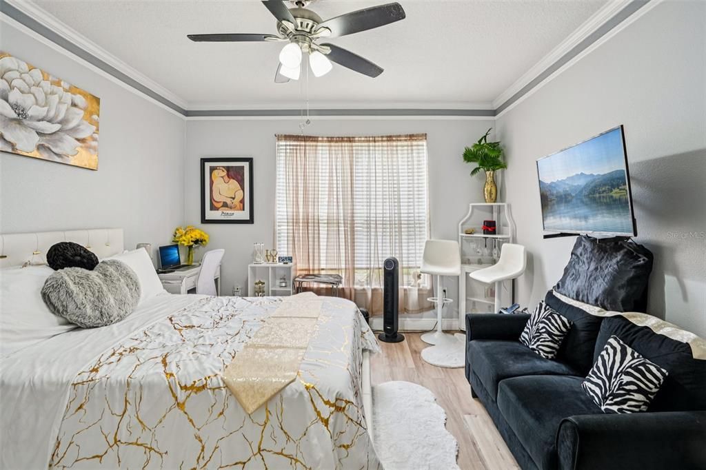 For Sale: $170,000 (2 beds, 2 baths, 983 Square Feet)