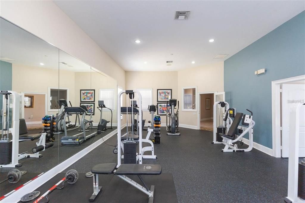 For Sale: $170,000 (2 beds, 2 baths, 983 Square Feet)