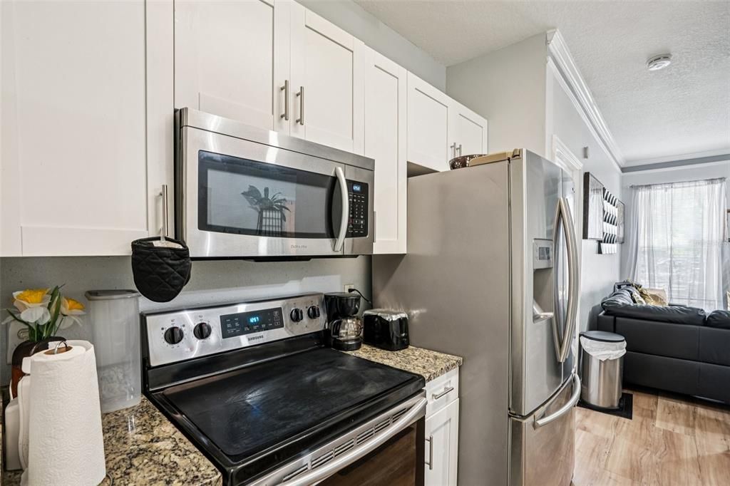 For Sale: $170,000 (2 beds, 2 baths, 983 Square Feet)