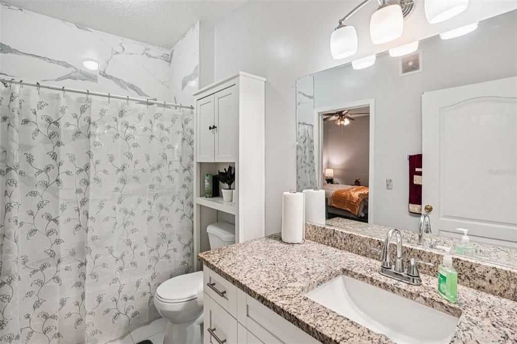 For Sale: $170,000 (2 beds, 2 baths, 983 Square Feet)