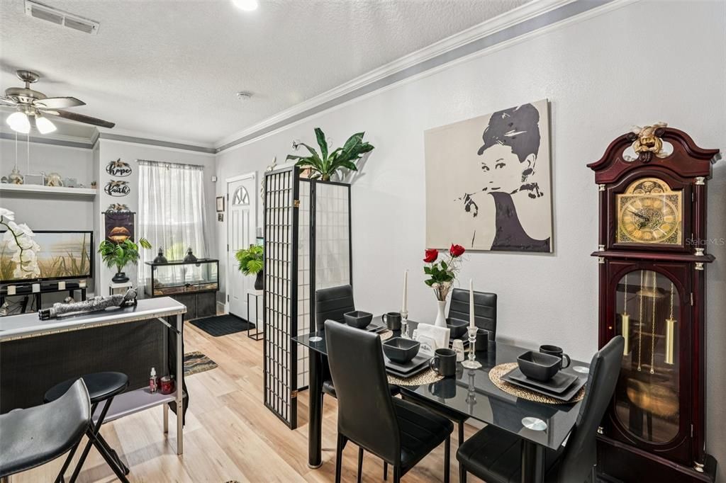 For Sale: $170,000 (2 beds, 2 baths, 983 Square Feet)