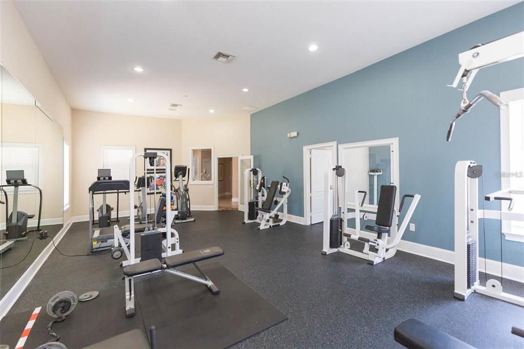 For Sale: $170,000 (2 beds, 2 baths, 983 Square Feet)