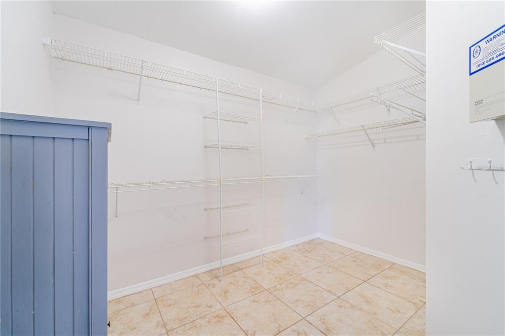 For Sale: $564,900 (4 beds, 3 baths, 2341 Square Feet)