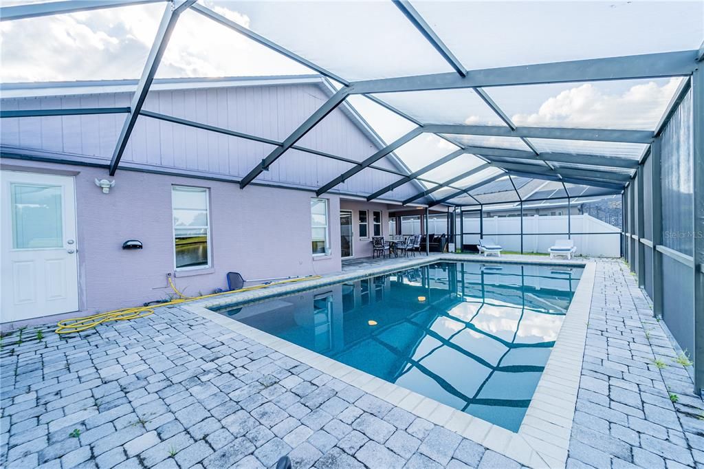 For Sale: $564,900 (4 beds, 3 baths, 2341 Square Feet)