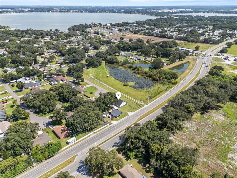 Под контрактом: $319,000 (4 спален, 2 ванн, 2442 Квадратных фут)