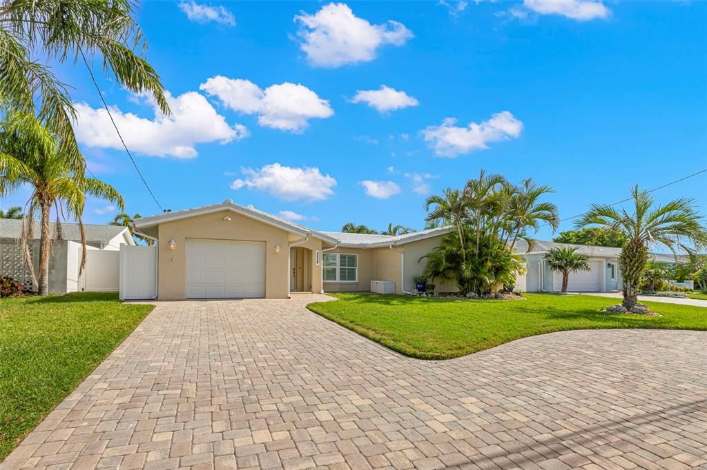 Active With Contract: $675,000 (3 beds, 3 baths, 1742 Square Feet)