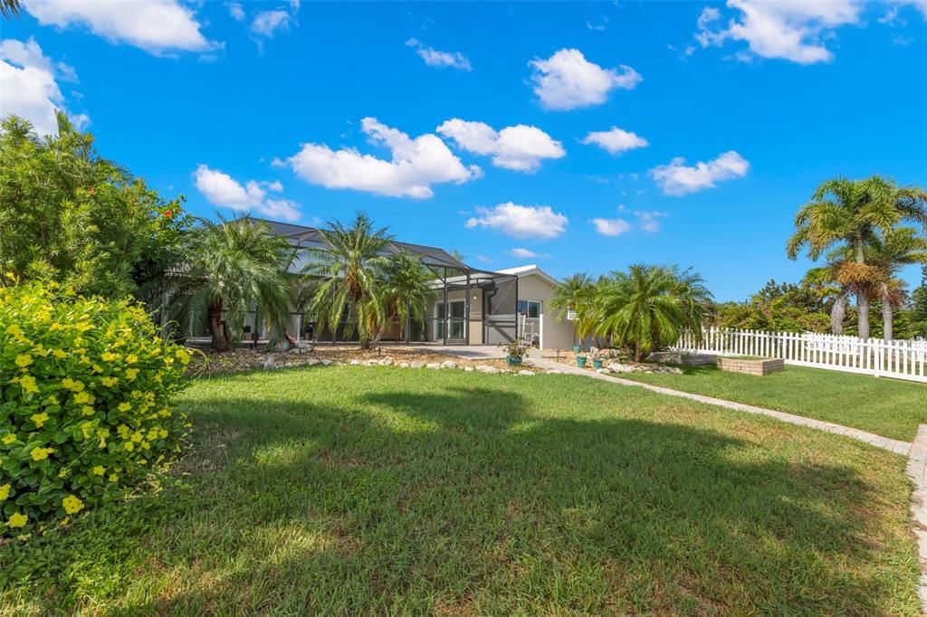 Active With Contract: $675,000 (3 beds, 3 baths, 1742 Square Feet)