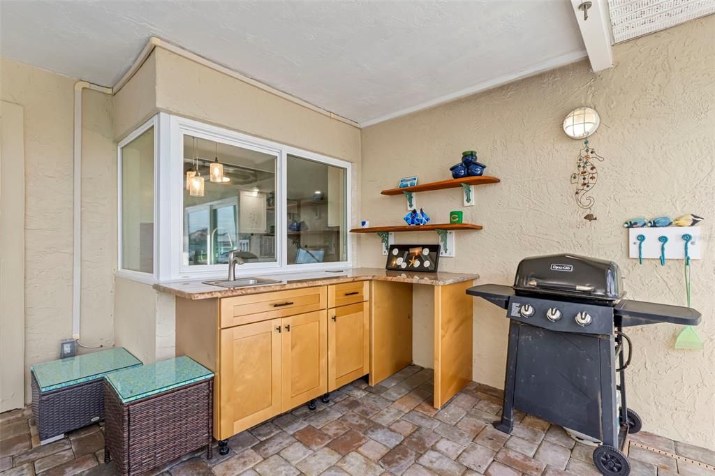 Active With Contract: $675,000 (3 beds, 3 baths, 1742 Square Feet)