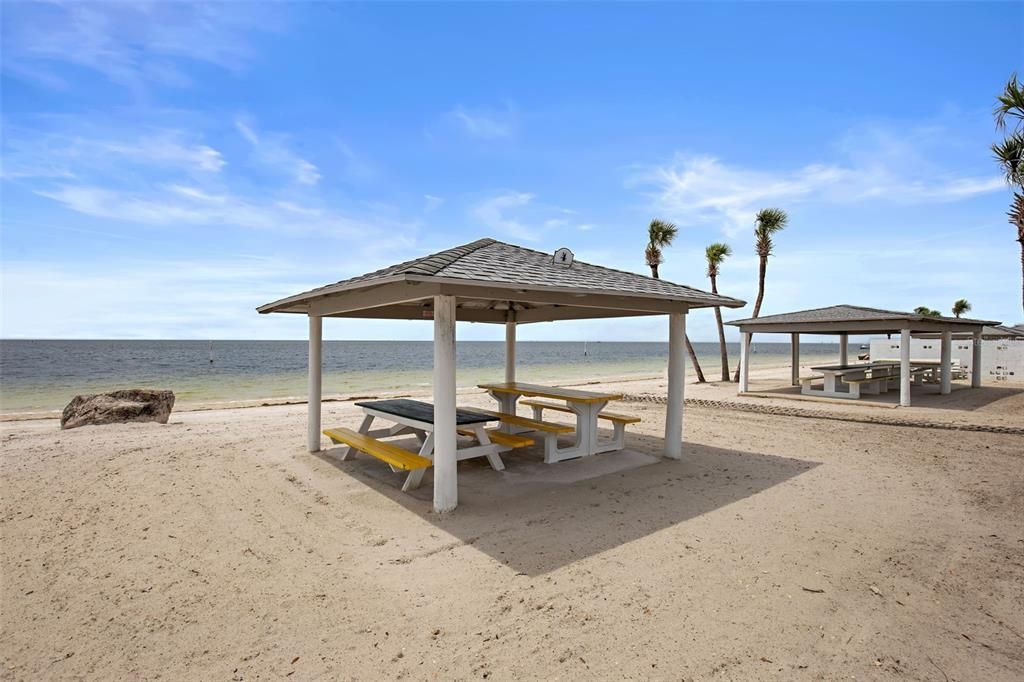 Active With Contract: $675,000 (3 beds, 3 baths, 1742 Square Feet)