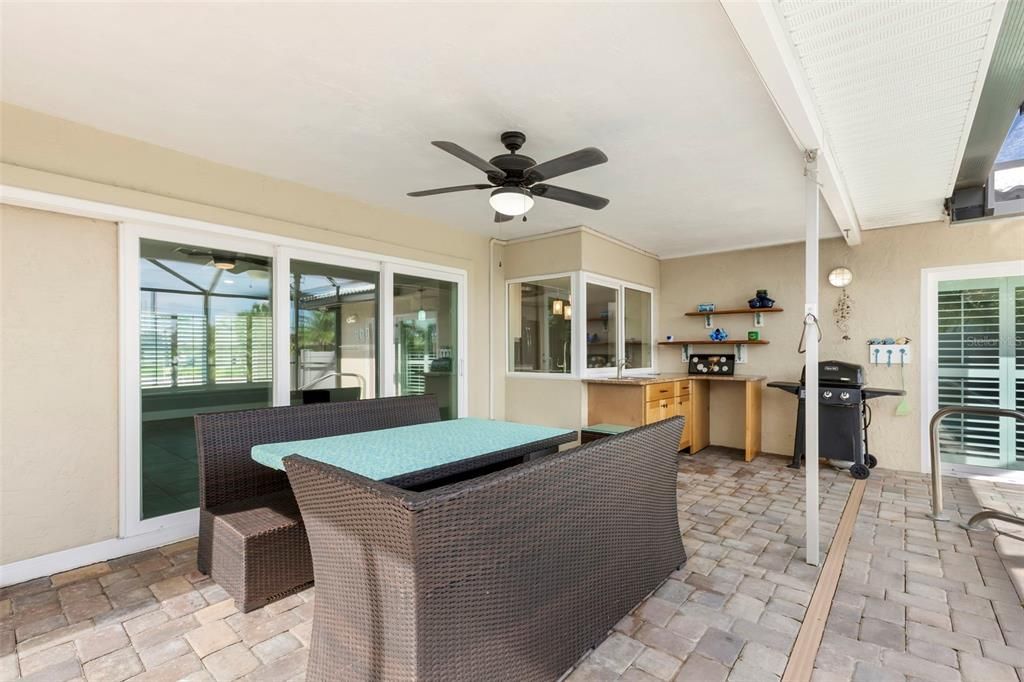 Active With Contract: $675,000 (3 beds, 3 baths, 1742 Square Feet)