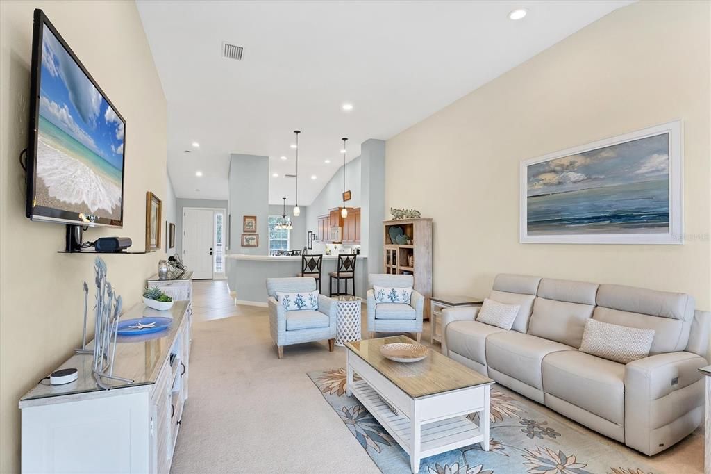 Active With Contract: $274,800 (2 beds, 2 baths, 1496 Square Feet)