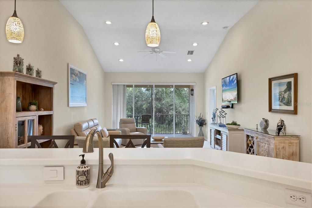 Active With Contract: $274,800 (2 beds, 2 baths, 1496 Square Feet)