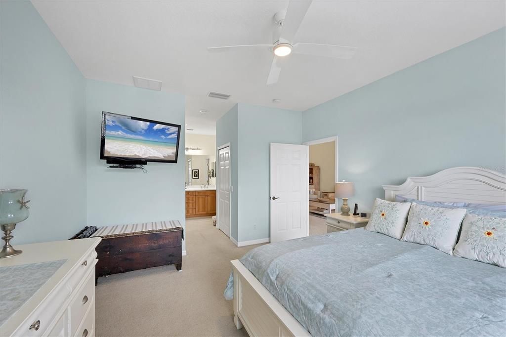 Active With Contract: $274,800 (2 beds, 2 baths, 1496 Square Feet)