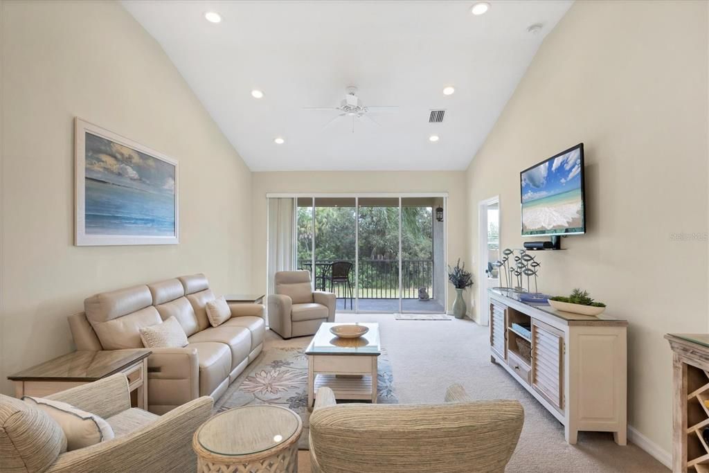 Active With Contract: $274,800 (2 beds, 2 baths, 1496 Square Feet)