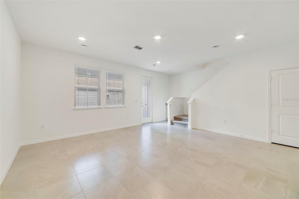 En Venta: $459,100 (4 camas, 2 baños, 1836 Pies cuadrados)