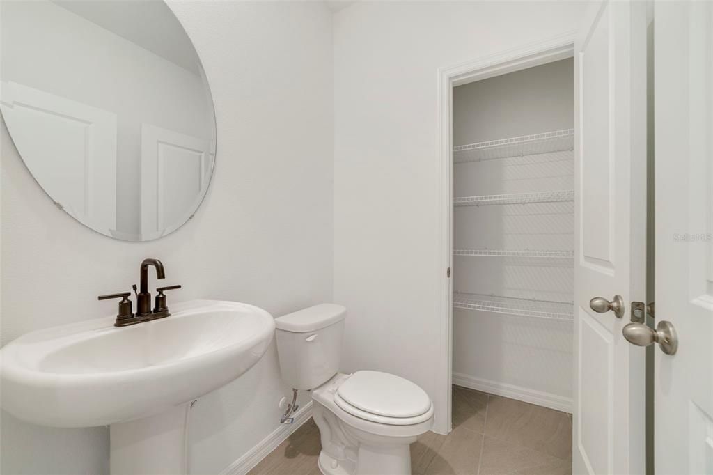 En Venta: $459,100 (4 camas, 2 baños, 1836 Pies cuadrados)