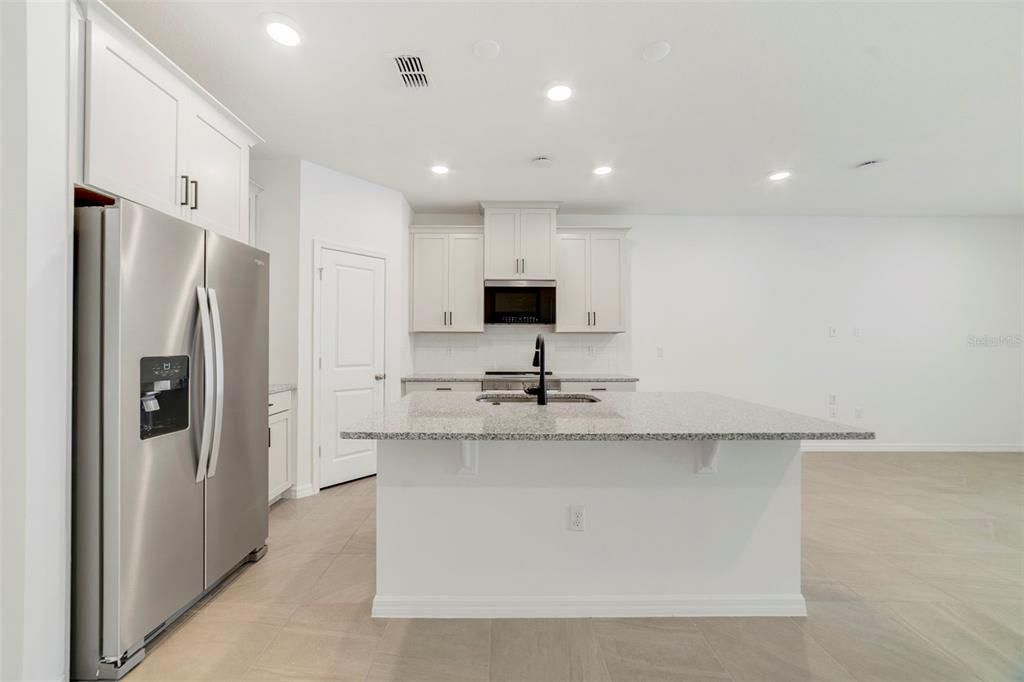 En Venta: $459,100 (4 camas, 2 baños, 1836 Pies cuadrados)