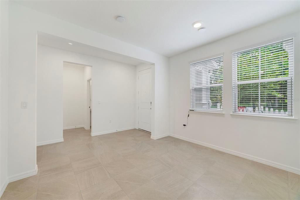 En Venta: $459,100 (4 camas, 2 baños, 1836 Pies cuadrados)