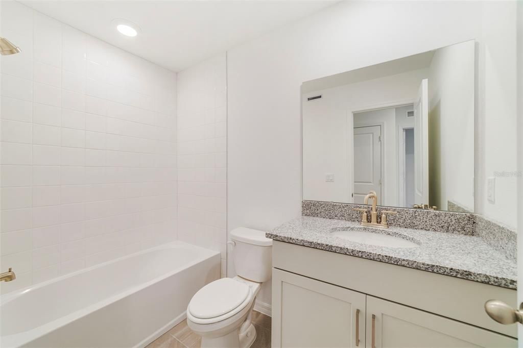 En Venta: $459,100 (4 camas, 2 baños, 1836 Pies cuadrados)