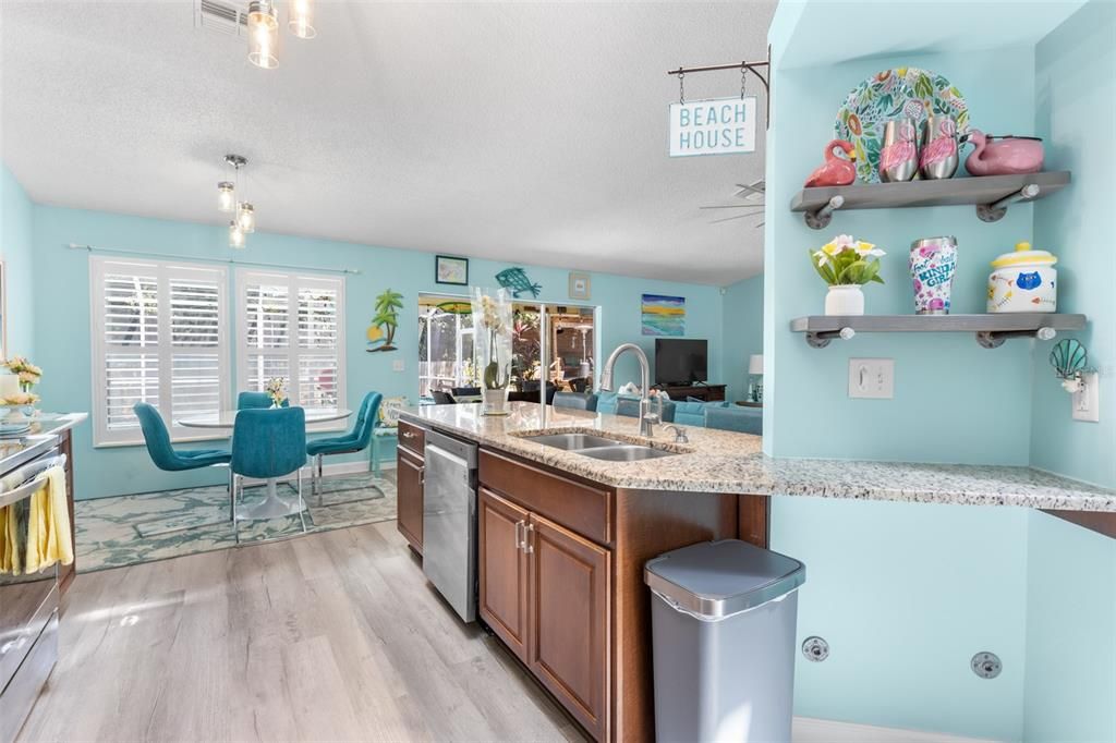 Под контрактом: $400,000 (3 спален, 2 ванн, 1664 Квадратных фут)