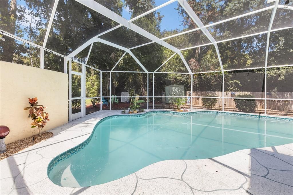 Под контрактом: $400,000 (3 спален, 2 ванн, 1664 Квадратных фут)