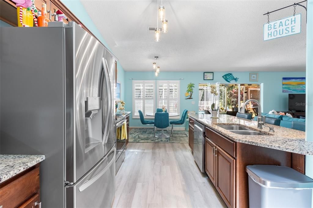 Под контрактом: $400,000 (3 спален, 2 ванн, 1664 Квадратных фут)