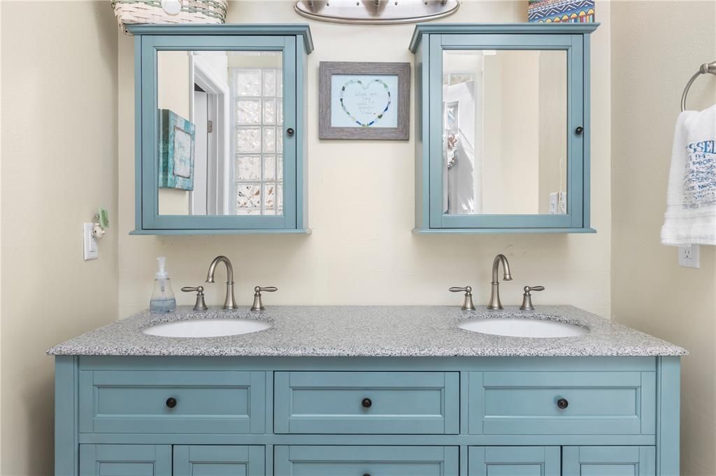 Под контрактом: $400,000 (3 спален, 2 ванн, 1664 Квадратных фут)