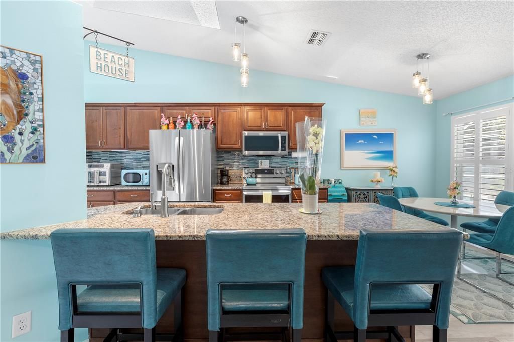 Под контрактом: $400,000 (3 спален, 2 ванн, 1664 Квадратных фут)