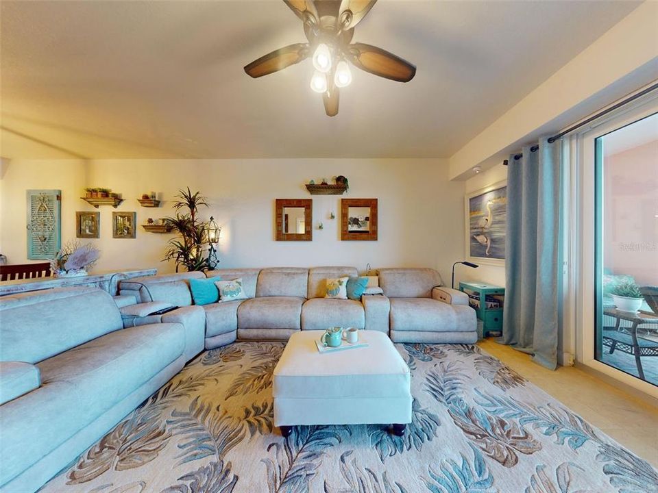 Под контрактом: $650,000 (3 спален, 2 ванн, 1697 Квадратных фут)