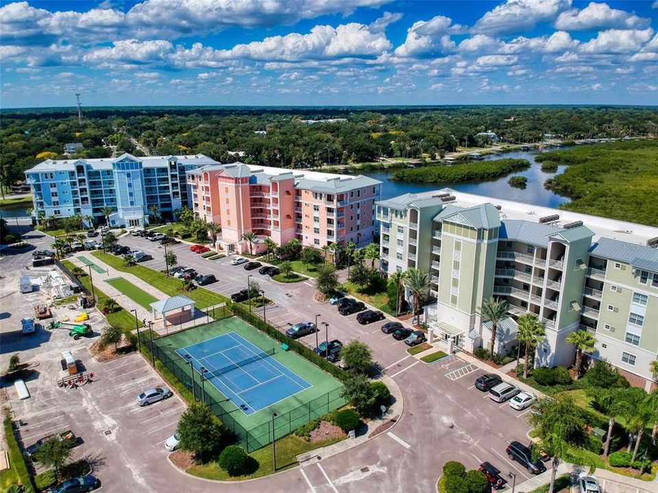 Под контрактом: $650,000 (3 спален, 2 ванн, 1697 Квадратных фут)