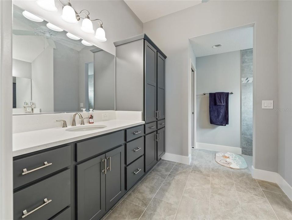 待售: $650,000 (4 贝兹, 3 浴室, 2296 平方英尺)