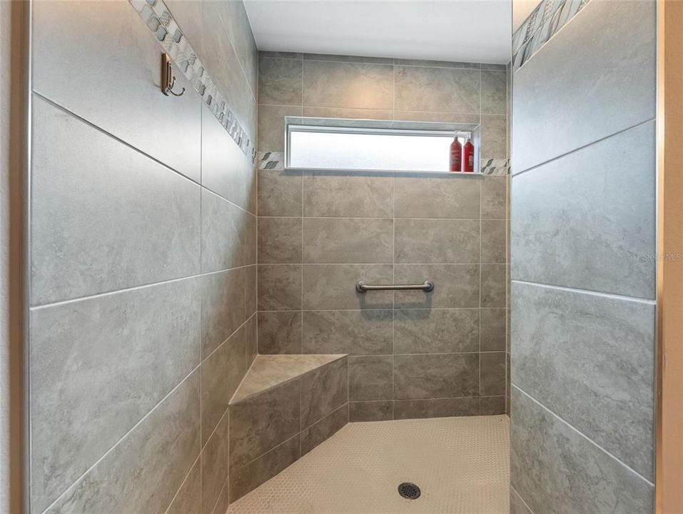 待售: $650,000 (4 贝兹, 3 浴室, 2296 平方英尺)