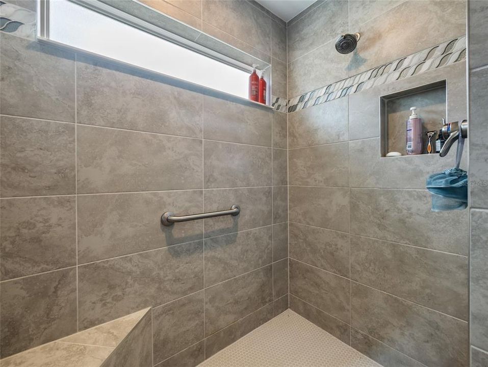 待售: $650,000 (4 贝兹, 3 浴室, 2296 平方英尺)