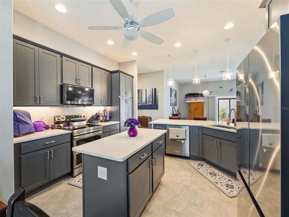 待售: $650,000 (4 贝兹, 3 浴室, 2296 平方英尺)