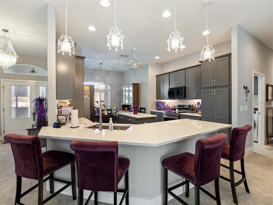 待售: $650,000 (4 贝兹, 3 浴室, 2296 平方英尺)