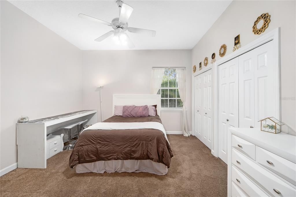 Под контрактом: $1,290,000 (6 спален, 4 ванн, 4016 Квадратных фут)