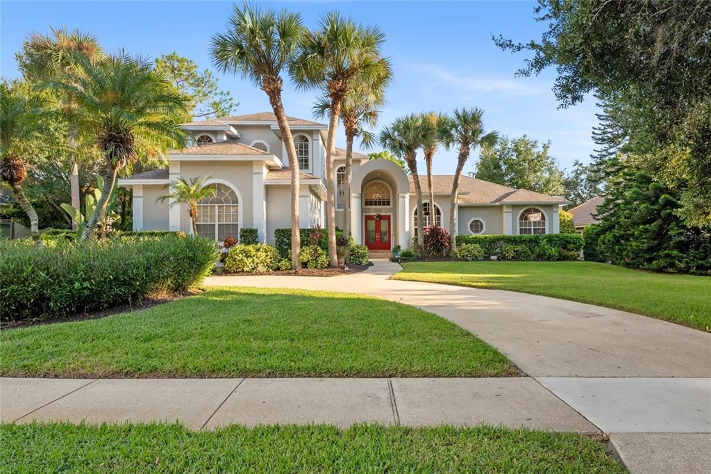 Под контрактом: $1,290,000 (6 спален, 4 ванн, 4016 Квадратных фут)