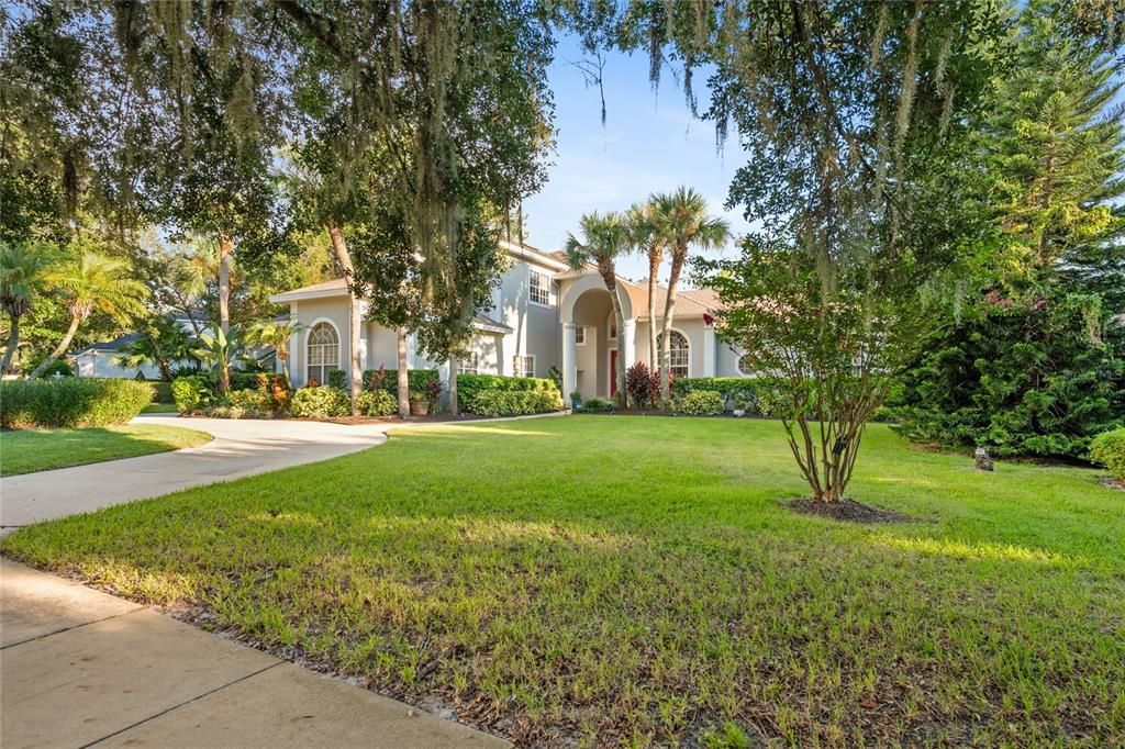 Под контрактом: $1,290,000 (6 спален, 4 ванн, 4016 Квадратных фут)