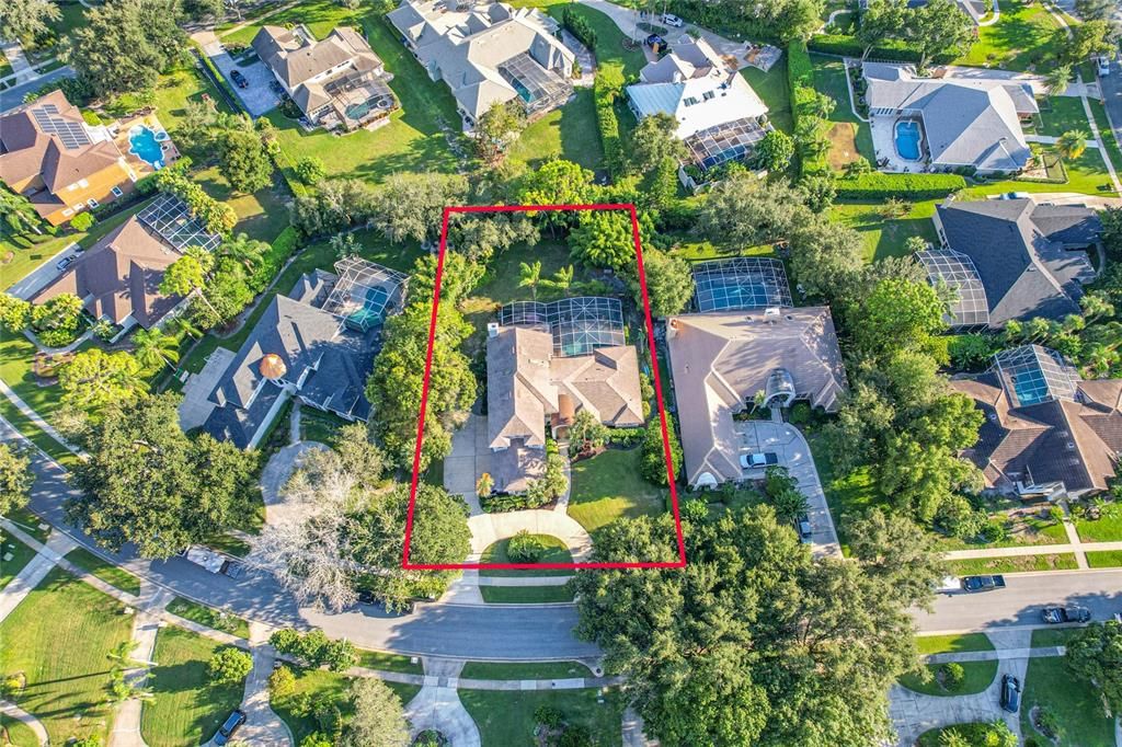 Под контрактом: $1,290,000 (6 спален, 4 ванн, 4016 Квадратных фут)