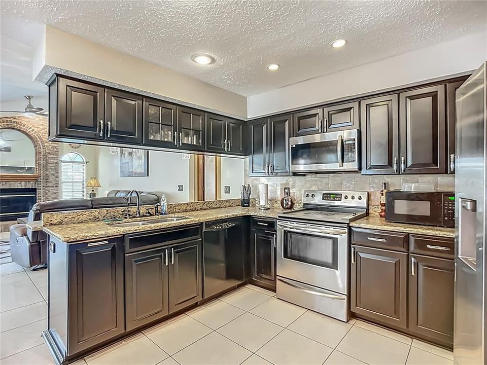 Active With Contract: $414,999 (3 beds, 2 baths, 1845 Square Feet)