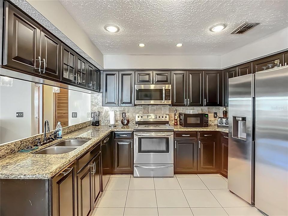 Active With Contract: $414,999 (3 beds, 2 baths, 1845 Square Feet)