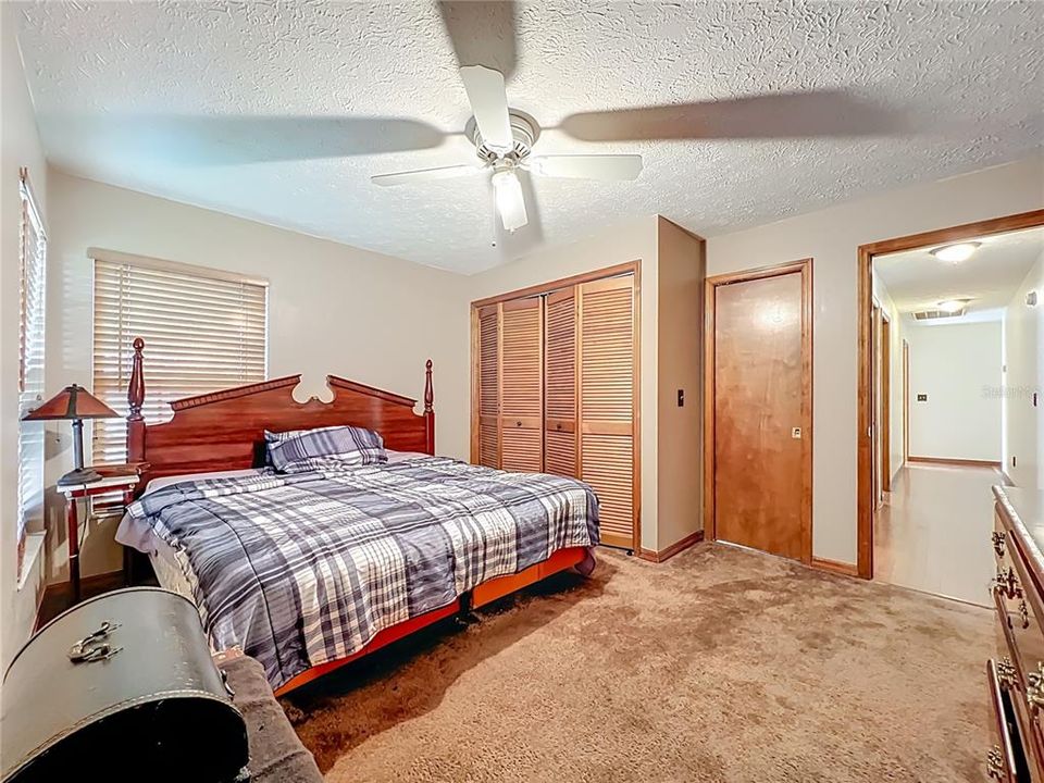 Active With Contract: $414,999 (3 beds, 2 baths, 1845 Square Feet)