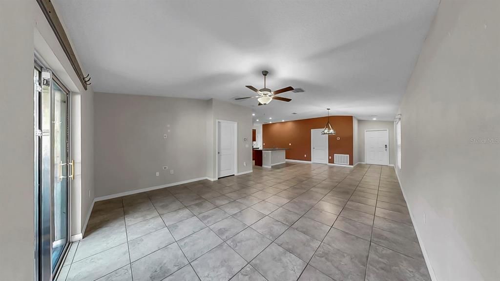 待售: $315,000 (4 贝兹, 2 浴室, 1841 平方英尺)