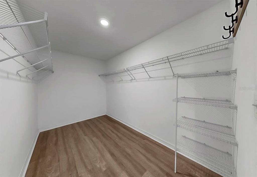 待售: $315,000 (4 贝兹, 2 浴室, 1841 平方英尺)