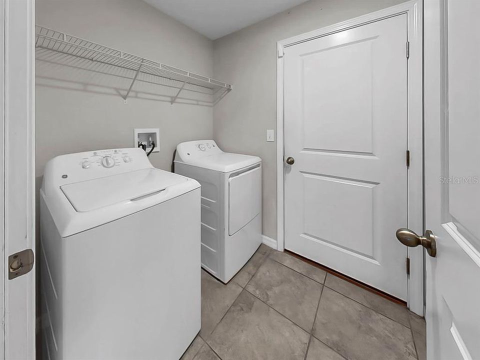 待售: $315,000 (4 贝兹, 2 浴室, 1841 平方英尺)