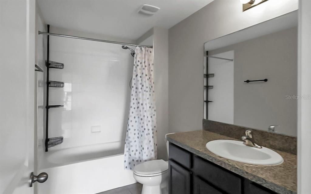 待售: $315,000 (4 贝兹, 2 浴室, 1841 平方英尺)