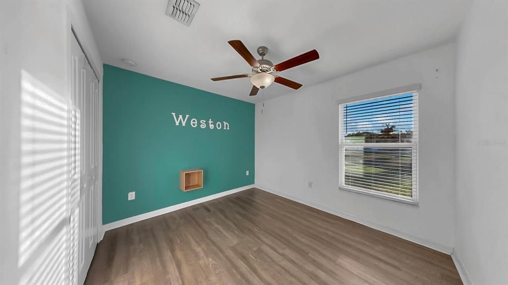 待售: $315,000 (4 贝兹, 2 浴室, 1841 平方英尺)