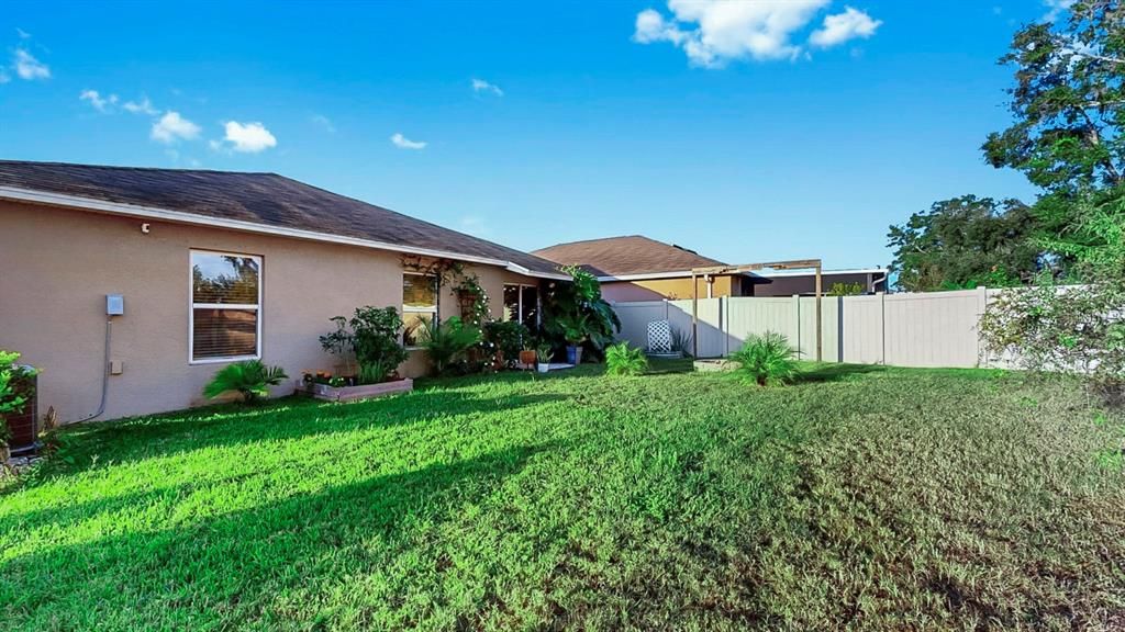 待售: $315,000 (4 贝兹, 2 浴室, 1841 平方英尺)